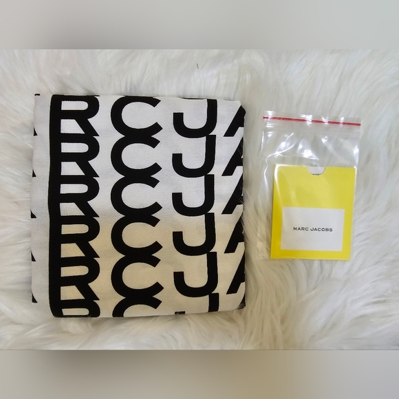 💕🎉HOST PICK🎉💕 Marc Jacobs The Medium Traveler Mesh Tote Bag - Picture 6 of 9